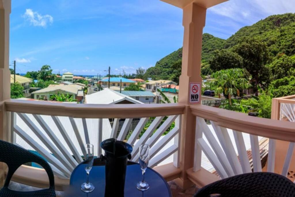 Maggie'S Inn Soufriere Exterior photo