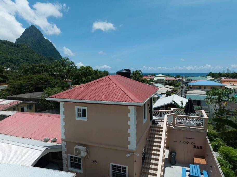Maggie'S Inn Soufriere Exterior photo